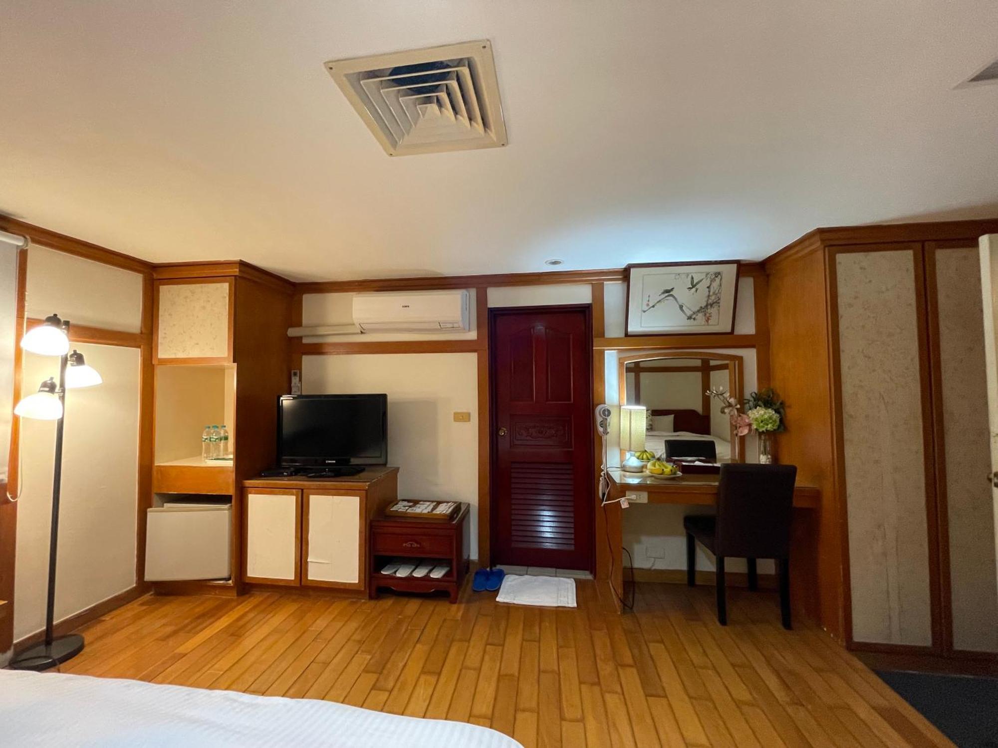 River Hotel Цзяи Экстерьер фото